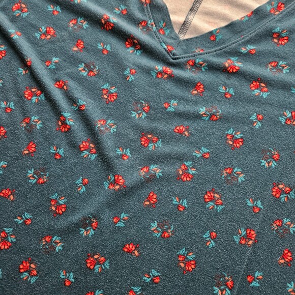 Torrid Favorite Tunic Super Soft V-Neck Side Slit Tee - Picture 2 of 3